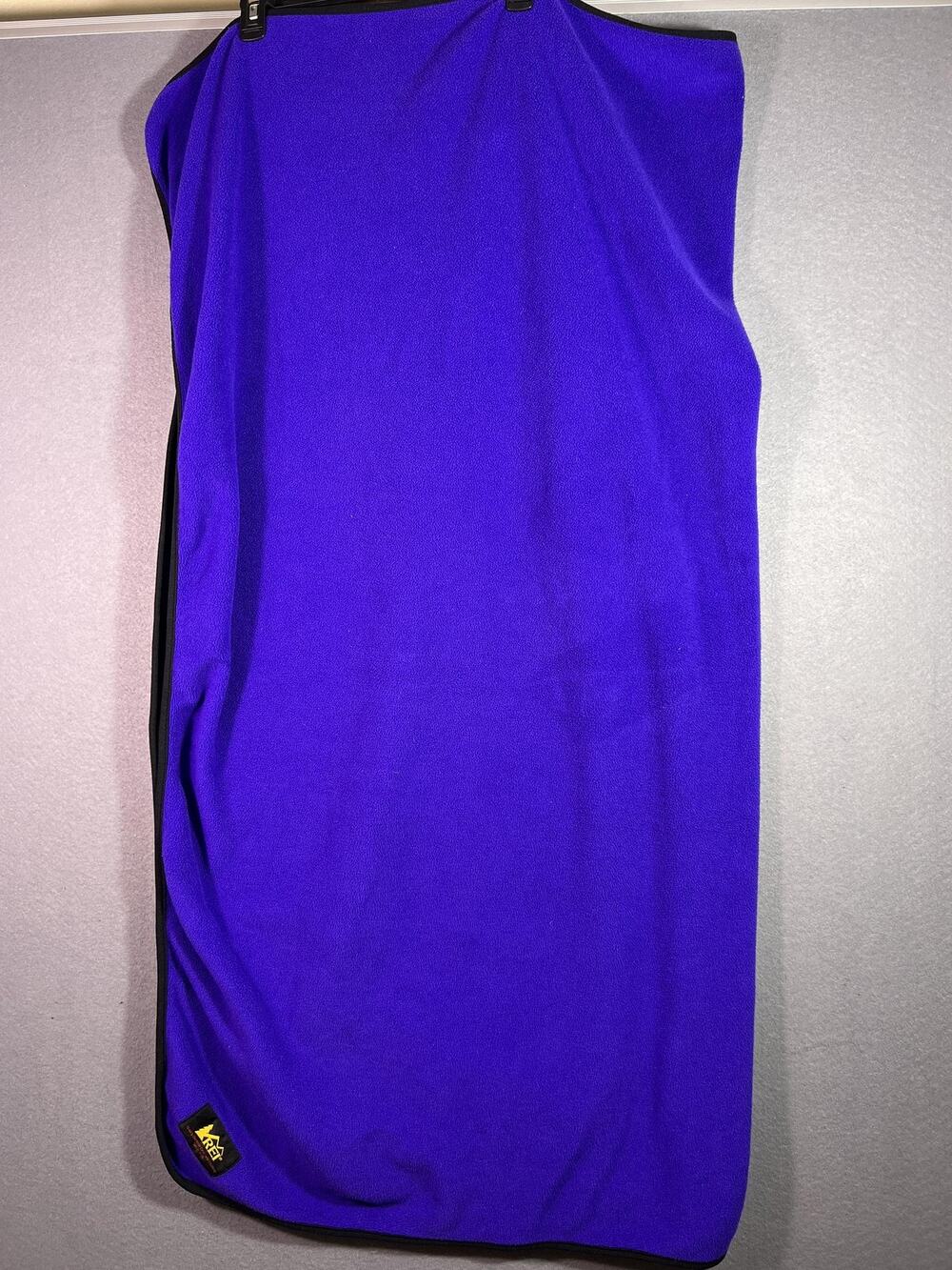 VTG REI Fleece Blanket Throw Medium Purple Lightweight Camping Travel Outdoor